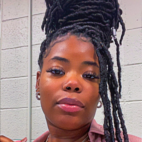 Meet your Posher, Kelly - Picture 1 of 1